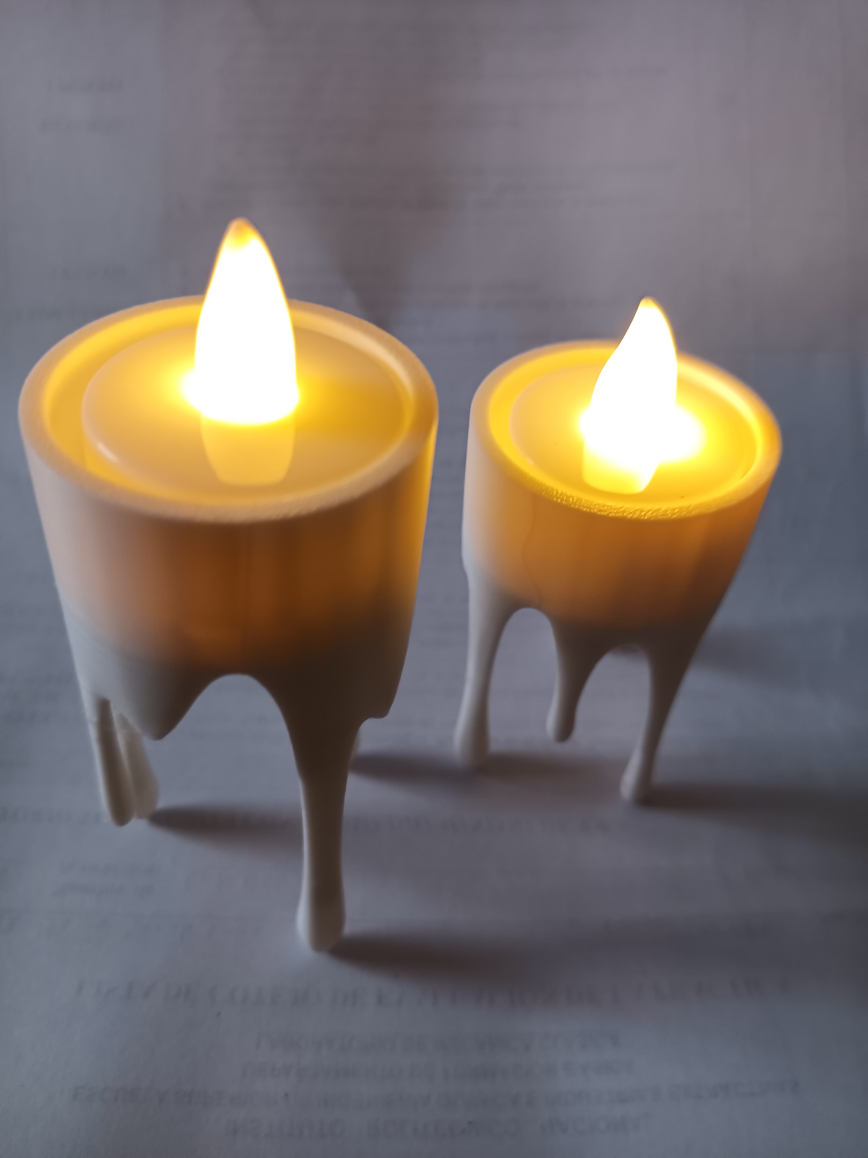Par de velas LED decorativa estilo cera derretida